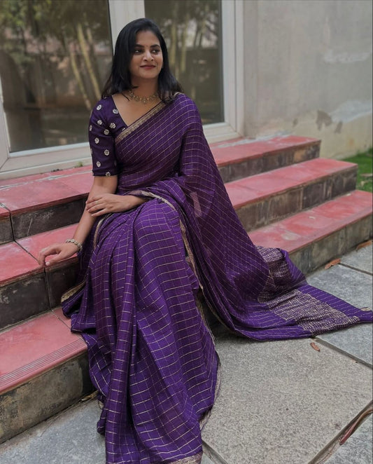 Crushed Saree – Effortless Style