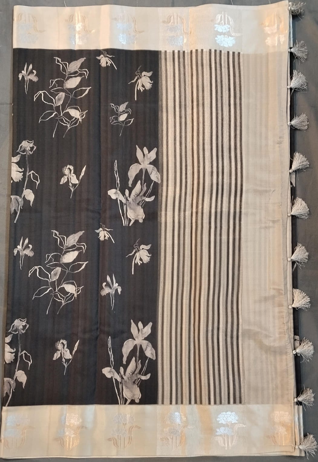 Black & Cream Munga Silk Saree with Zari Work