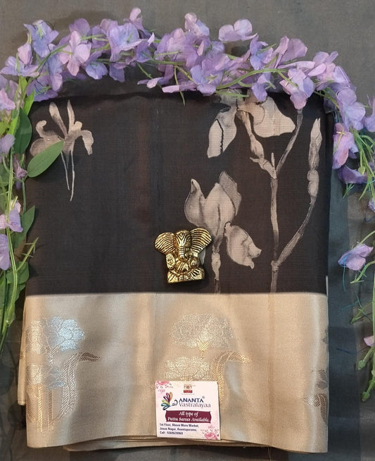 Black & Cream Munga Silk Saree with Zari Work